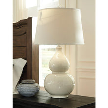 Load image into Gallery viewer, Saffi Table Lamp.
