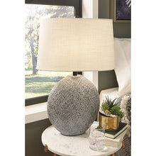 Load image into Gallery viewer, Harriet Table Lamp ** 1 in stock
